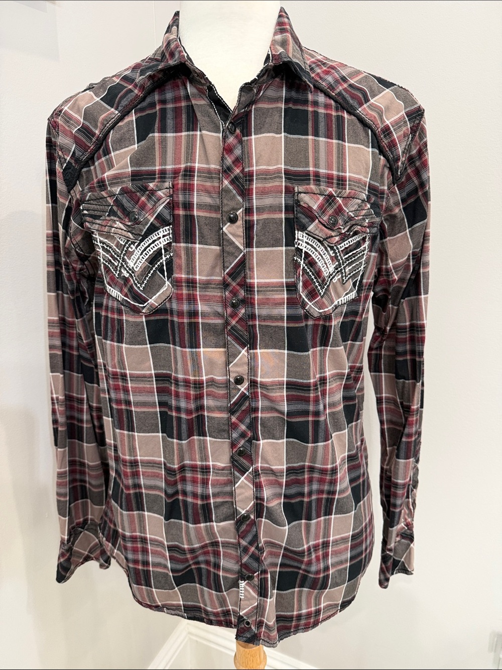 Buckle Men's Plaid Button-Down Shirt in Black, Brown & Red